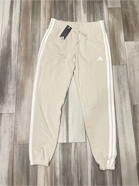 NWT adidas Women's Train Essentials Woven Track Pants Beige Khaki Size M